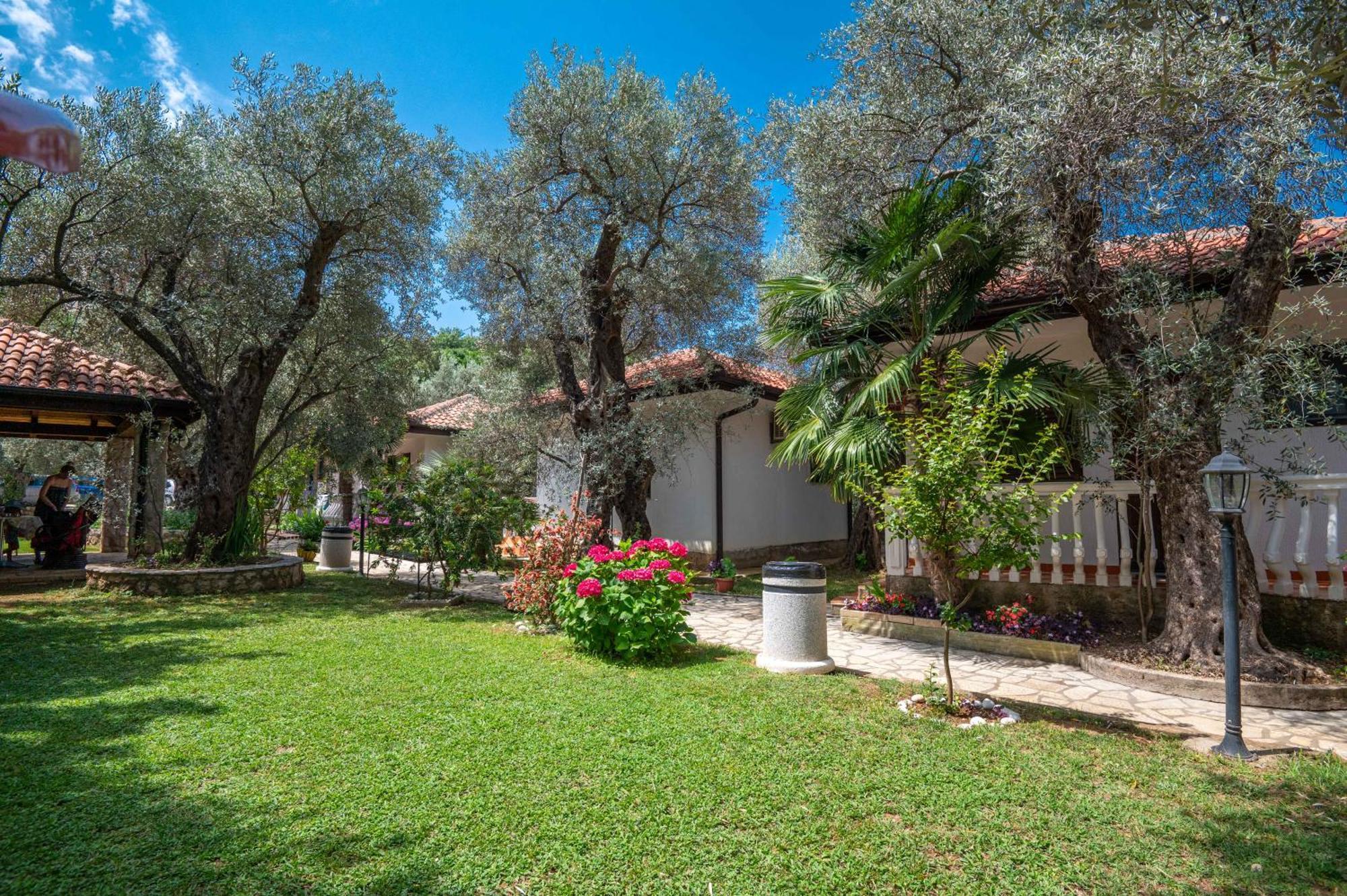 President Bungalows And Apartments Utjeha Zewnętrze zdjęcie