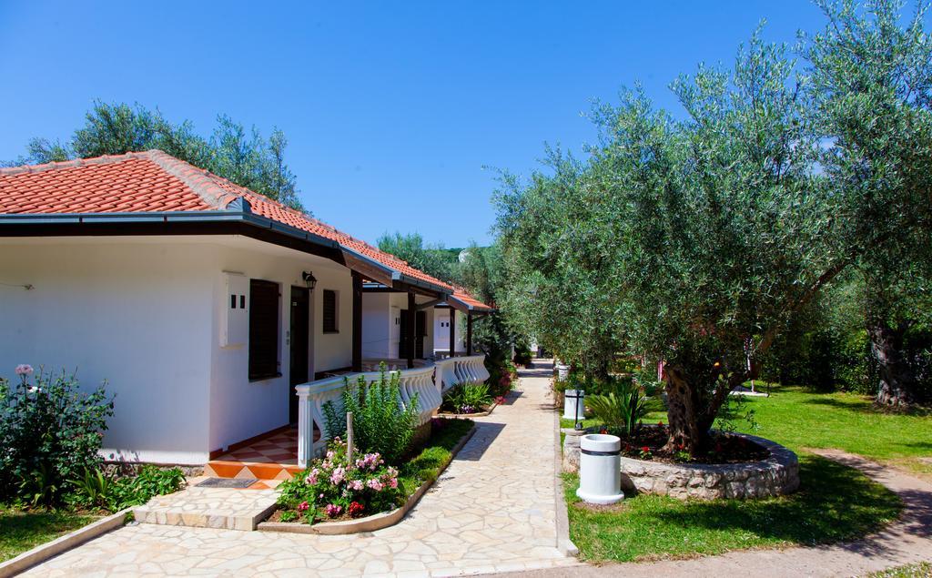 President Bungalows And Apartments Utjeha Zewnętrze zdjęcie