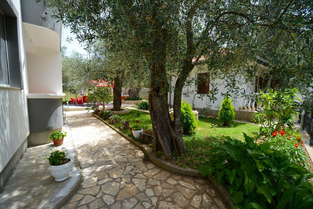 President Bungalows And Apartments Utjeha Zewnętrze zdjęcie